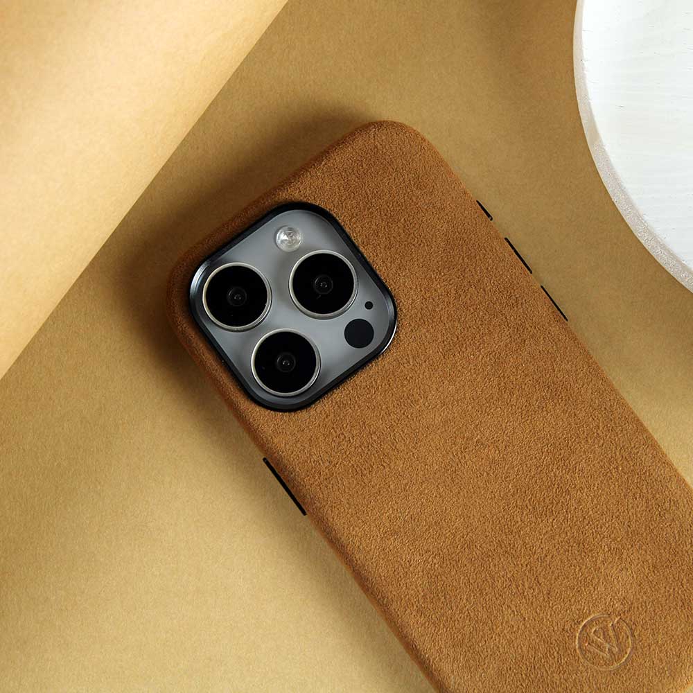 iPhone Pro 15 case aus Alcantara mit Magsafe